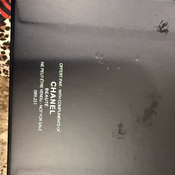 CHANEL Snow Globe with Gold and Black Accents - Picture 5 of 5